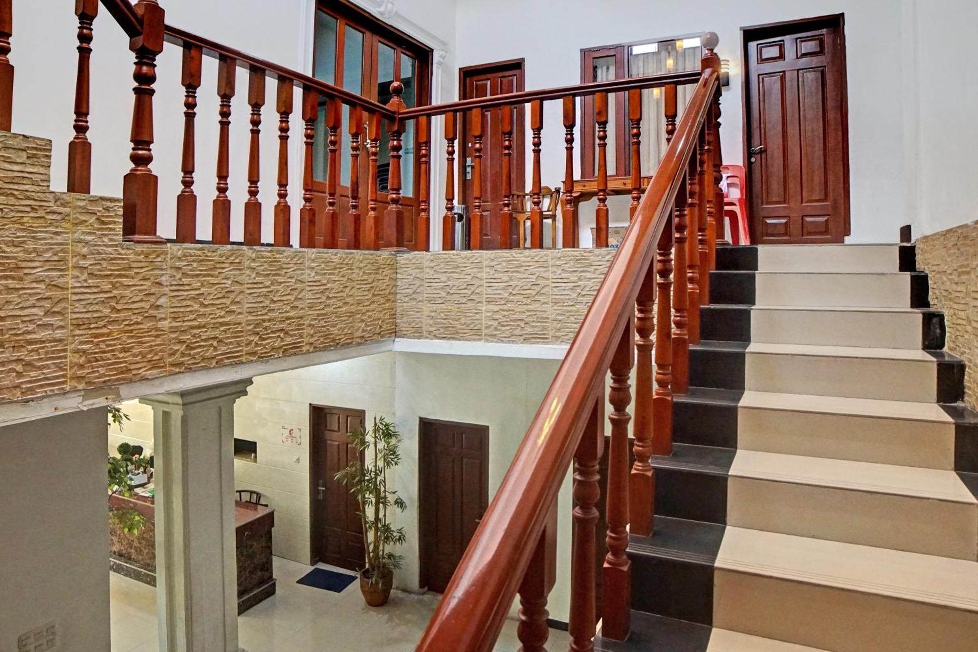 Oyo 92638 Jr Residence Syariah Medan Kültér fotó