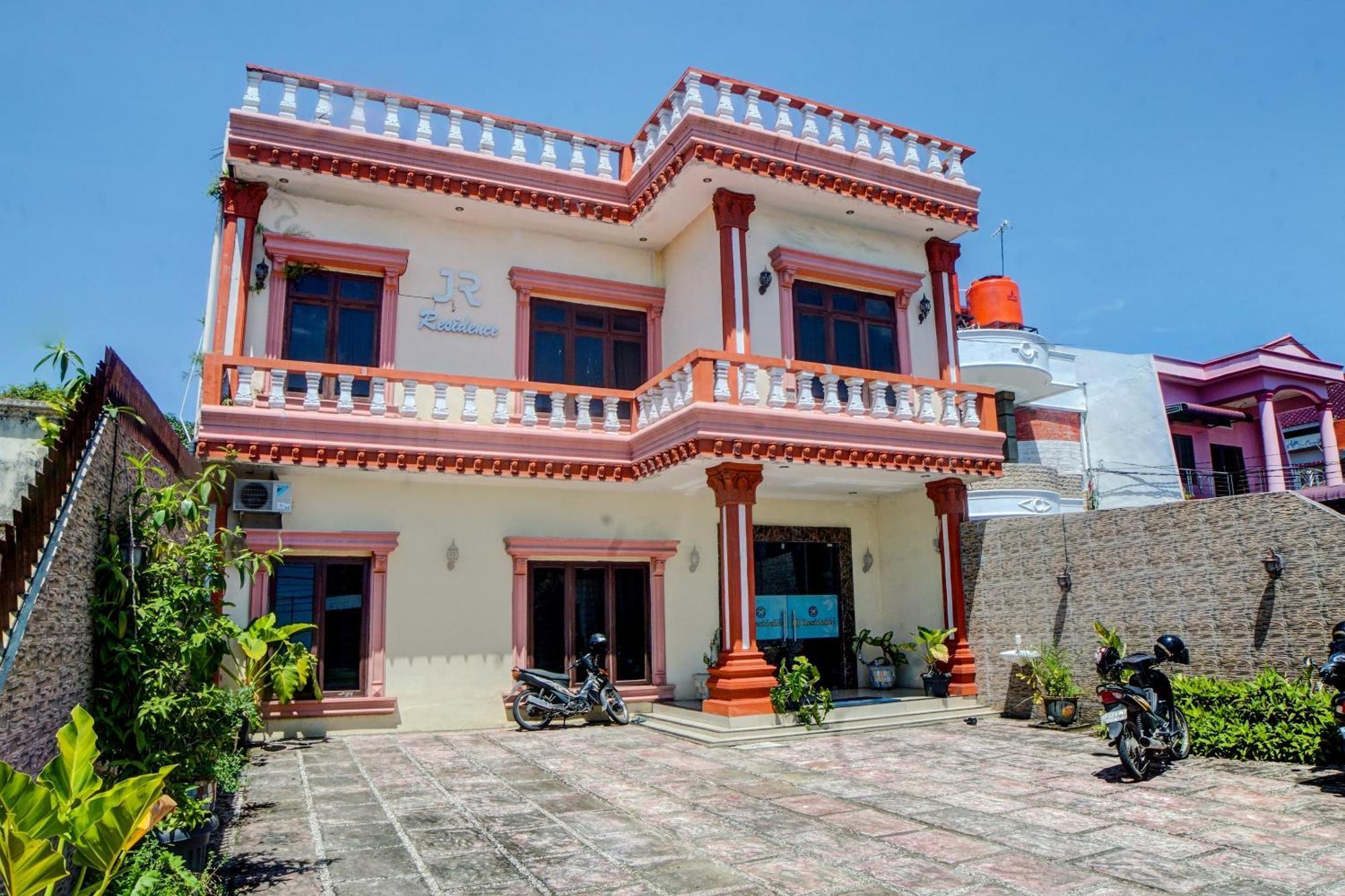 Oyo 92638 Jr Residence Syariah Medan Kültér fotó
